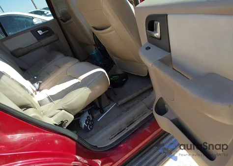 2004 Ford Expedition Eddie Bauer z USA, uszkodzony, nr VIN 1FMPU17L54LA90965